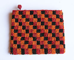 PORTAEURO IN PERLINE A SCACCHI