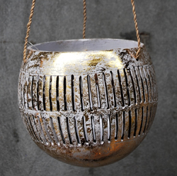 LANTERNA PORTACANDELE IN NOCE DI COCCO MOTIVO CON SOLI