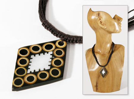 COLLANE CON DISEGNI GEOMETRICI ROMBO MADREPERLA - Image 2