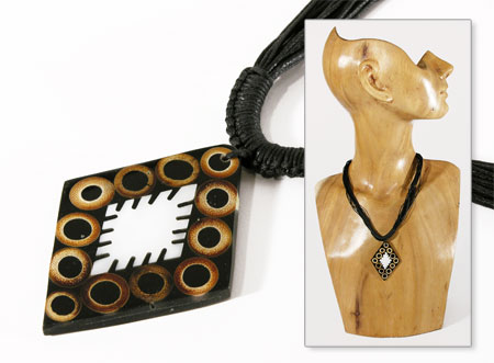 COLLANE CON DISEGNI GEOMETRICI ROMBO MADREPERLA - Image 3