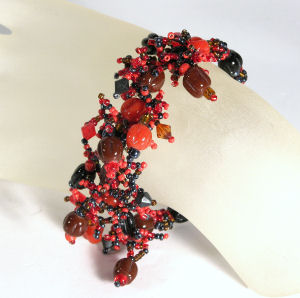 BRACCIALI CORALLO CON PERLE IN VETRO - Image 13