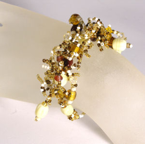 BRACCIALI CORALLO CON PERLE IN VETRO - Image 36