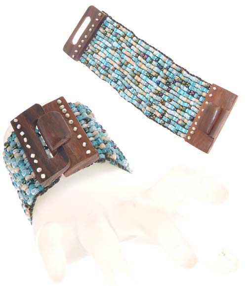 BRACCIALI ELASTICI PERLINE E FIBBIA IN LEGNO - Image 8