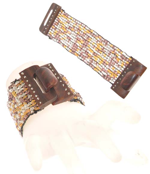 BRACCIALI ELASTICI PERLINE E FIBBIA IN LEGNO - Image 10