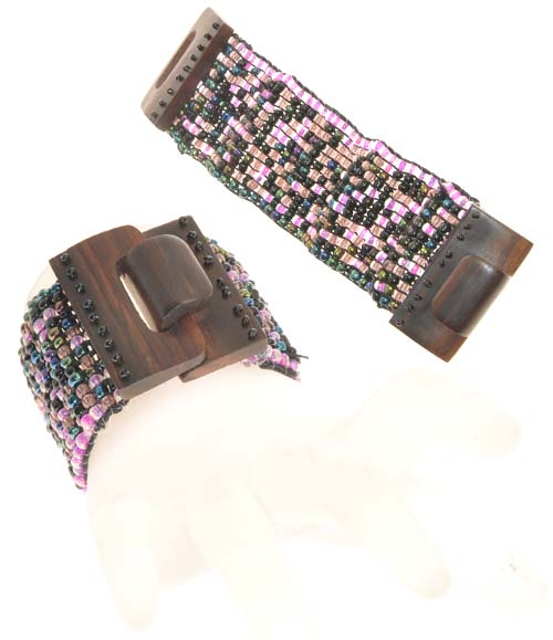 BRACCIALI ELASTICI PERLINE E FIBBIA IN LEGNO - Image 11