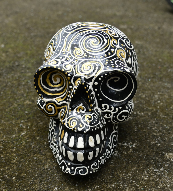 SCULTURA TESCHIO IN LEGNO DI ALBESIA DIPINTO CM 20 CIRCA - Image 24