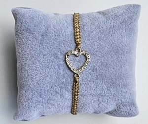 BRACCIALE TEMALI IN MACRAME CON CHARM CUORE FORATO GOLD PLATED E ZIRCONI BIANCHI