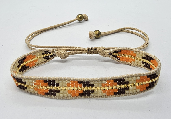 BRACCIALE CON PERLINE GIAPPONESI MATZUNO 15/0 LAVORAZIONE A TELAIO CON CORDINO COREANO, CHIUSURA A MACRAMÉ REGOLABILE (5 ROW) 5 LINE BOLA - Image 4