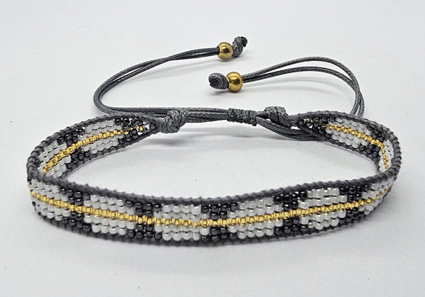BRACCIALE CON PERLINE GIAPPONESI MATZUNO 15/0 LAVORAZIONE A TELAIO CON CORDINO COREANO, CHIUSURA A MACRAMÉ REGOLABILE (5 ROW) 5 LINE BOLA - Image 8