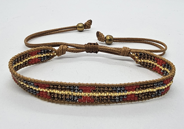 BRACCIALE CON PERLINE GIAPPONESI MATZUNO 15/0 LAVORAZIONE A TELAIO CON CORDINO COREANO, CHIUSURA A MACRAMÉ REGOLABILE (5 ROW) 5 LINE BOLA - Image 15