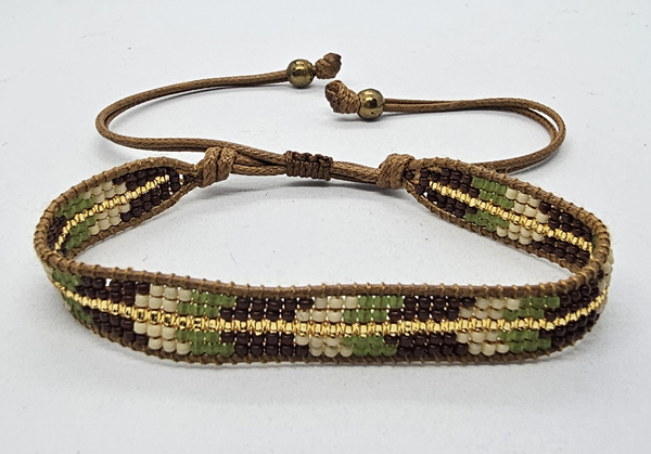 BRACCIALE CON PERLINE GIAPPONESI MATZUNO 15/0 LAVORAZIONE A TELAIO CON CORDINO COREANO, CHIUSURA A MACRAMÉ REGOLABILE (5 ROW) 5 LINE BOLA - Image 17