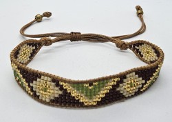 BRACCIALE CON PERLINE GIAPPONESI MATZUNO 15/0 LAVORAZIONE A TELAIO CON CORDINO COREANO, CHIUSURA A MACRAMÉ REGOLABILE (7 ROW) 7 LINE DIAMON GUNUNG
