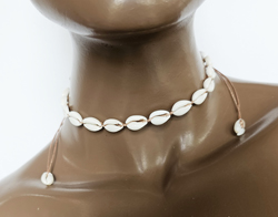 COLLARINO CON CONCHIGLIE CAORI SU FILO ROSE GOLD