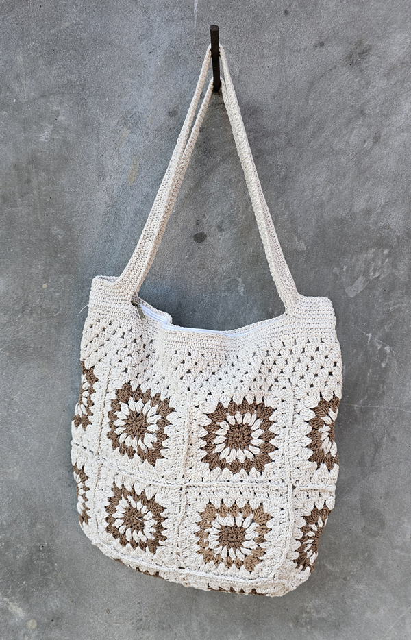 BORSA IN COTONE A TRACOLLA CON CERNIERA E FODERA REALIZZATA AD UNCINETTO CM 25X30 CIRCA MULTI COLORE - Image 9