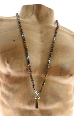 COLLANA LUNGA UOMO CON PERLINE CON PIETRE DURE GRANATO E LAVA 6 MM E METALLO SILVER PLATED, PENDENTE CRISTALLO DI ROCCA TRASPARENTE